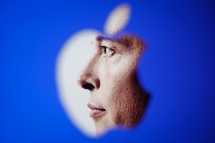 image-elon-musk-seen-through-apple-logo-440nw-13643639e